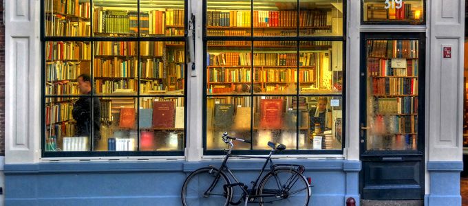 llibreria - bookstore - Amsterdam - HDR by MorBCN, on Flickr - https://www.flickr.com/photos/bcnbits/363695635