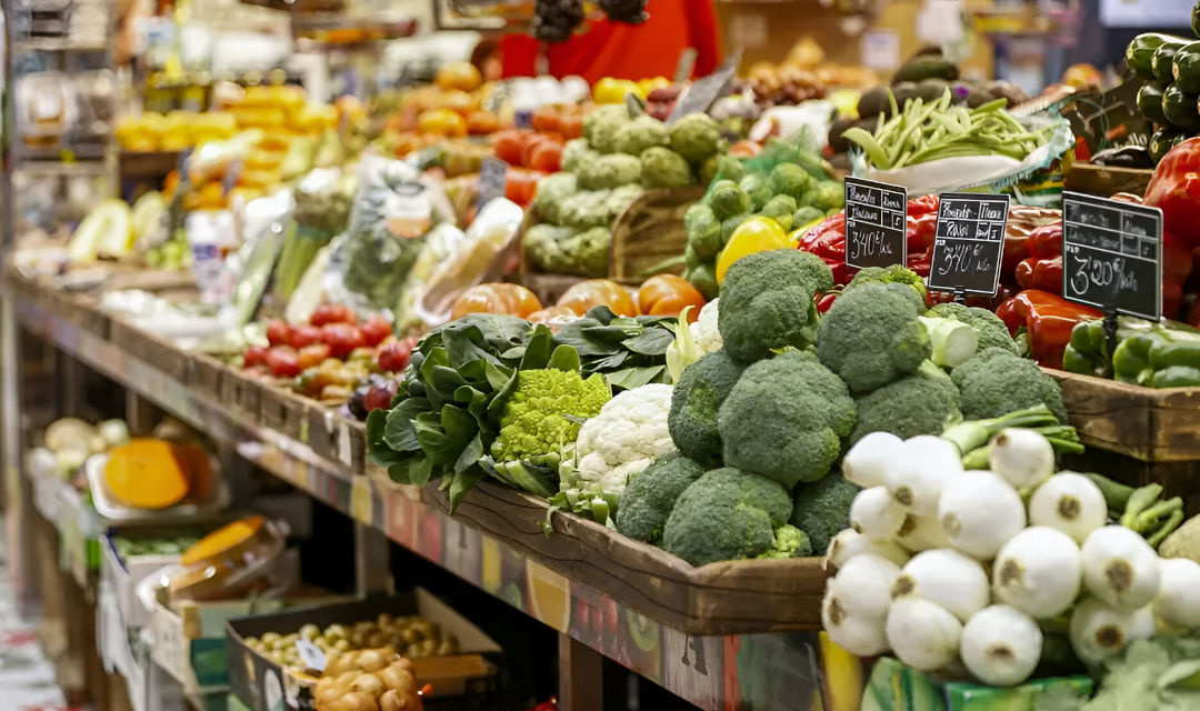 El comercio minorista de alimentación en España busca el crecimiento en 2025 tras un año desafiante, según informe de McKinsey y EuroCommerce