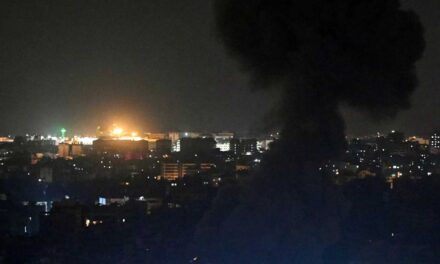 Parte de guerra del 12 de marzo de 2026: los ataques iraníes disparan el precio del crudo